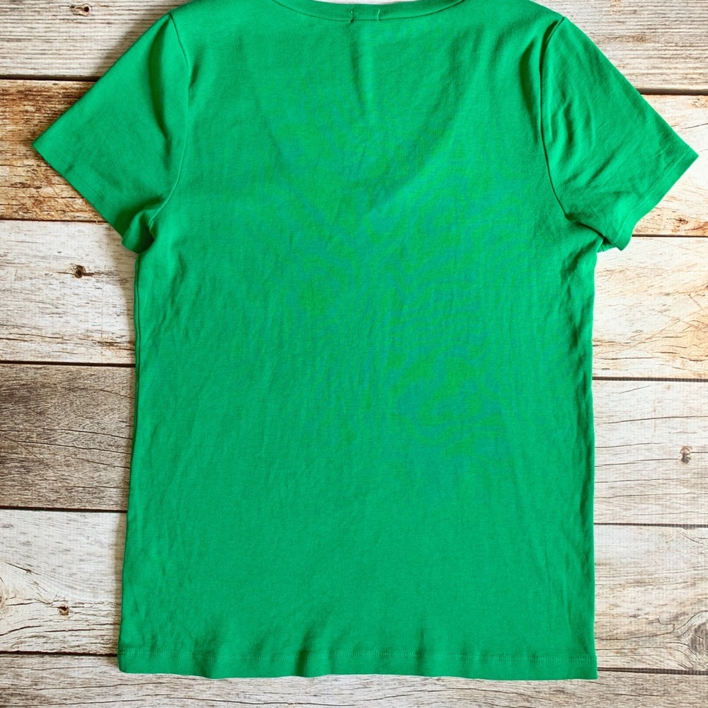 ♻️FREE w BUNDLE♻️ J. Crew V-Neck Knit Tee - Picture 2 of 5